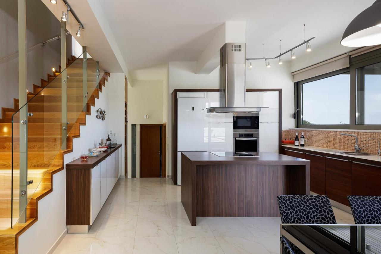 Rizes Villa With Jacuzzi & Heated Pool Agia Triada Exterior foto
